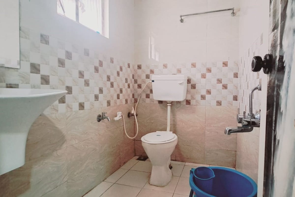 Whitestone Premier Inn - Tap to explore photos