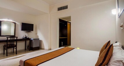 Hotel Alpana @ Har ki Pauri Road Room Type - Deluxe Room with Work Desk