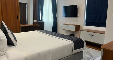 Sabu's Grand Royale Hotel Room Type - Club Double Room