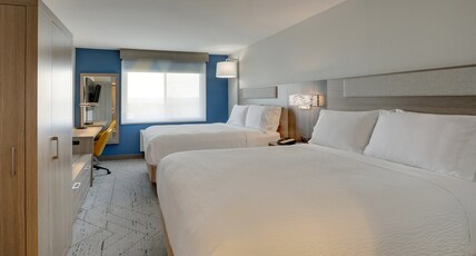 Holiday Inn Express Hotel & Suites Branson 76 Central, an IHG Hotel Room Type - 2 Queen Standard