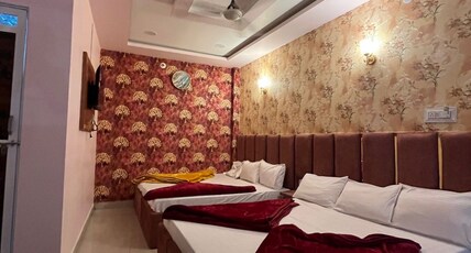 Hotel shipraa elite Room Type - Bedroom 301