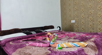 Sunshine Homestay | Rooms & Kitchen Room Type - Deluxe Room