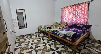 Shri Gurudatt (Patil) Home Stay Room Type - Bedroom 2