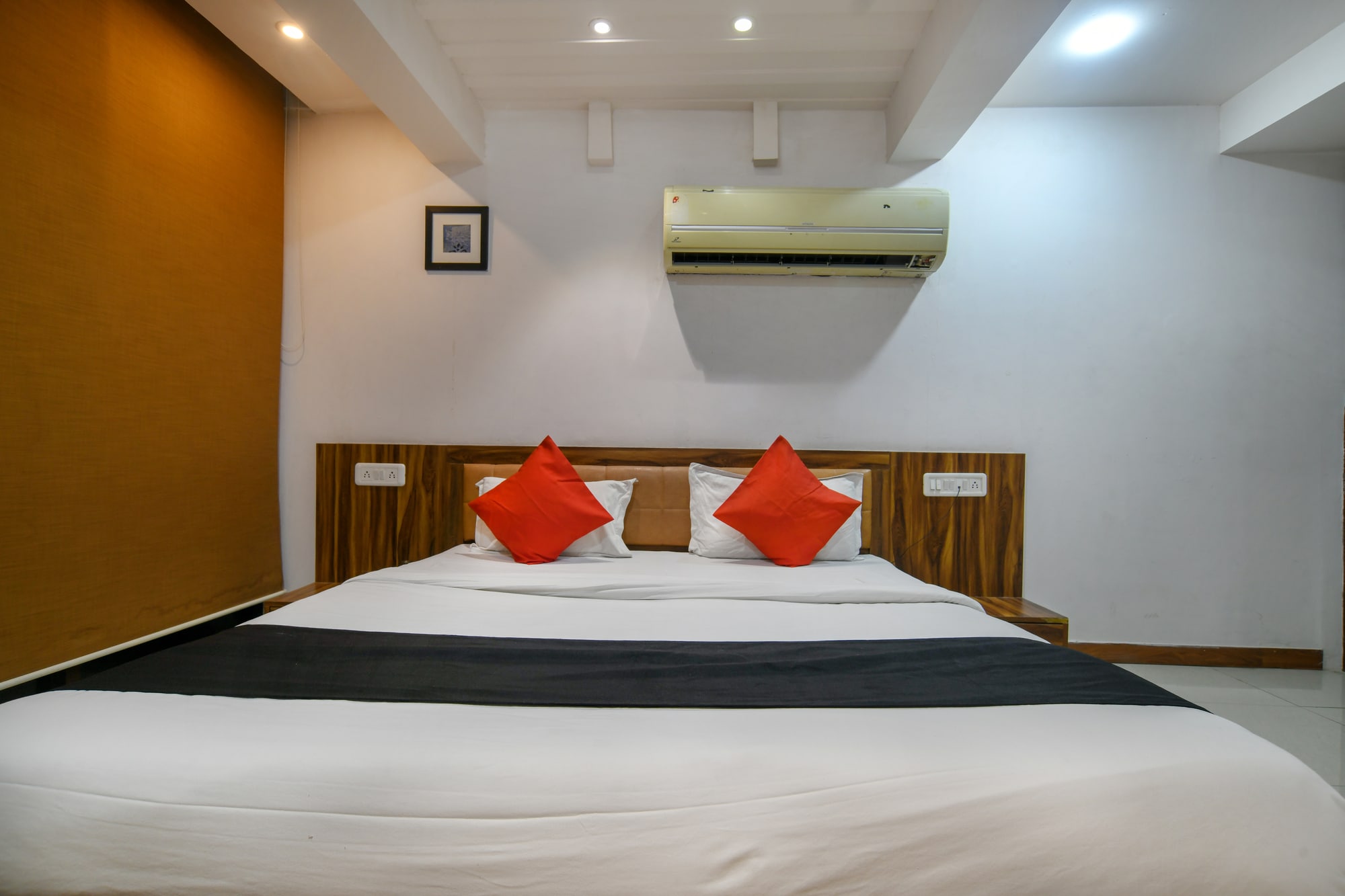 Hotel Holiday Indore - Tap to explore photos