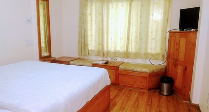 Hotel Rising Star Room Type - Standard Room
