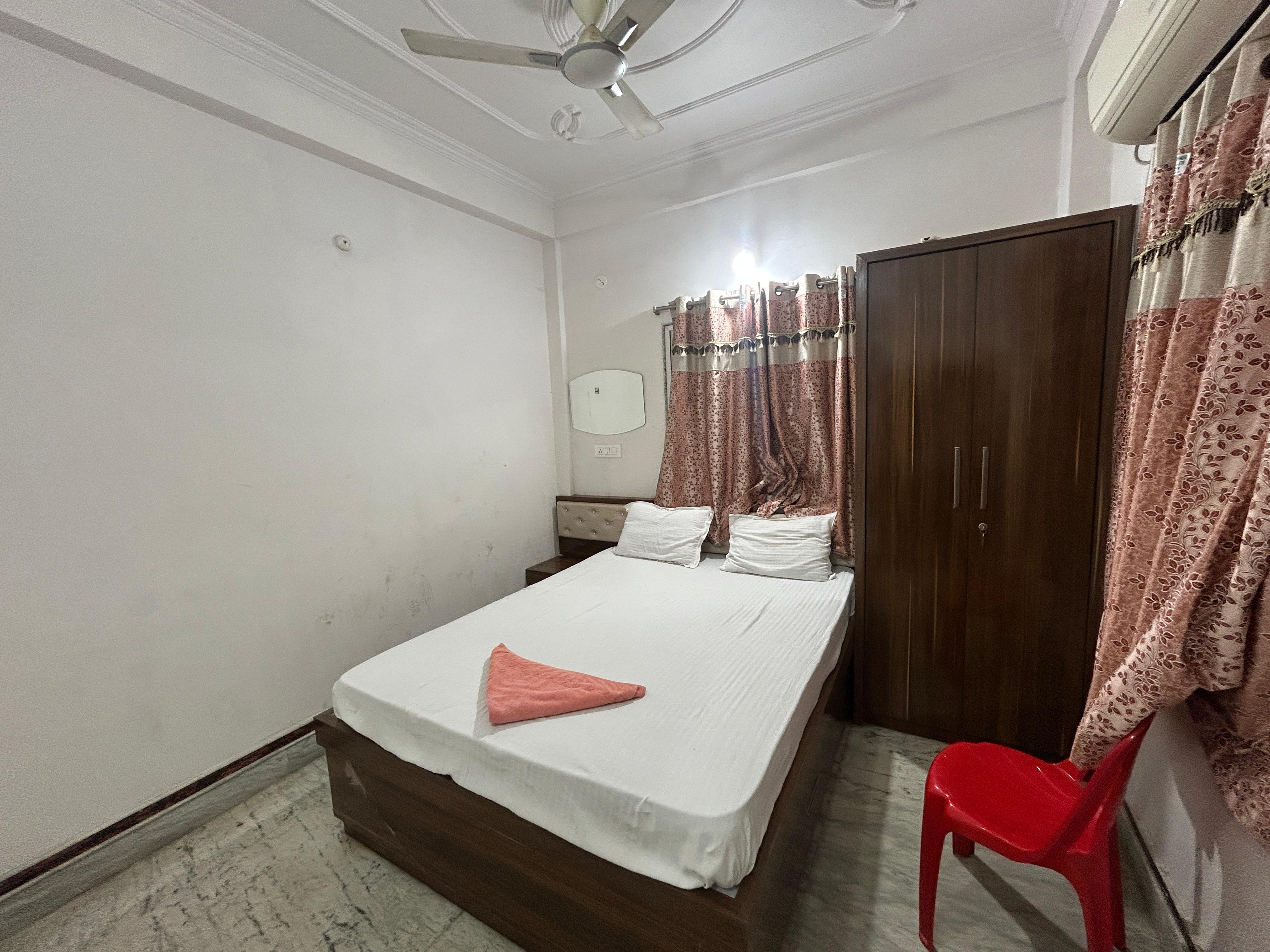 Murari Hotel & Banquet - Tap to explore photos
