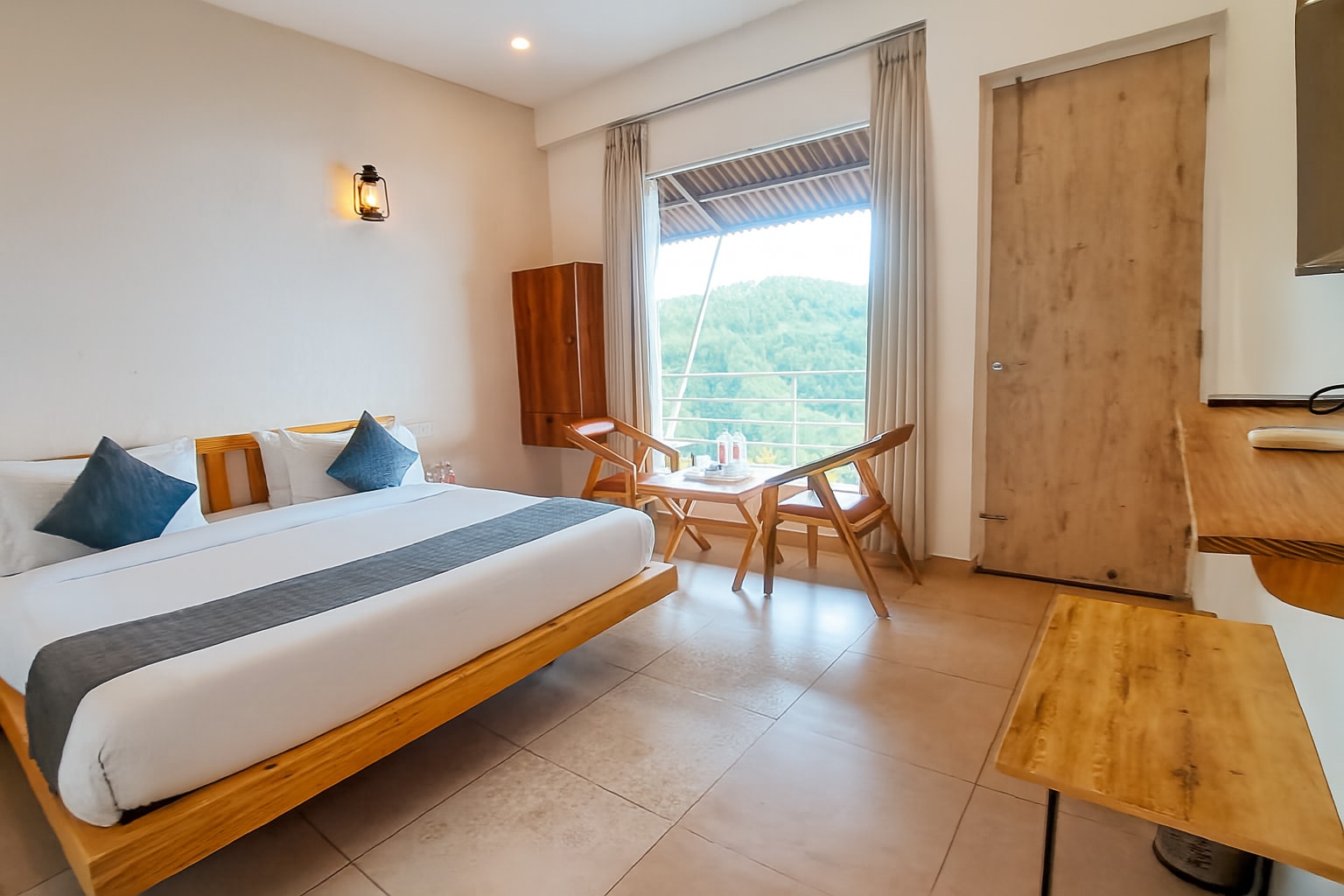 Onehouse Resort, Lansdowne - Tap to explore photos