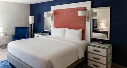 Hotel Indigo Mount Pleasant Room Type - 1 King Standard