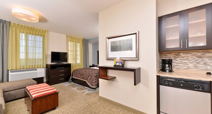 Staybridge Suites San Antonio-Stone Oak Room Type - 1 Queen Studio Suite Mobility Accessible Tub
