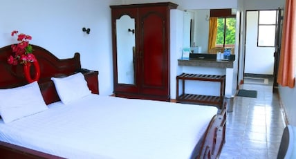 Topaz Beach Hotel Room Type - Deluxe Double Room with Sea View Topaz Beach Hotel Room Type - Deluxe Double Room with Sea View