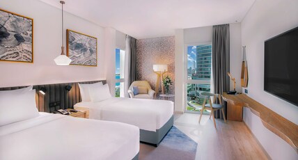 Radisson Blu Hotel & Resort, Abu Dhabi Corniche Room Type - Executive Suite Sea View Lounge Access