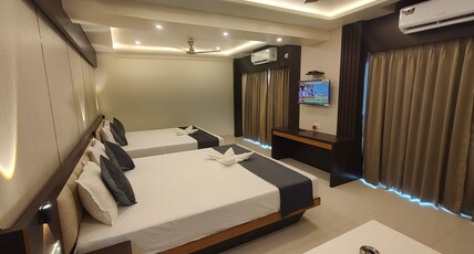 The Monalisa Inn Room Type - AC Deluxe Four Bedded Room