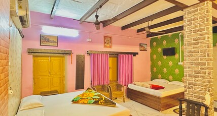 Suraj Inn Room Type - Deluxe Family Room