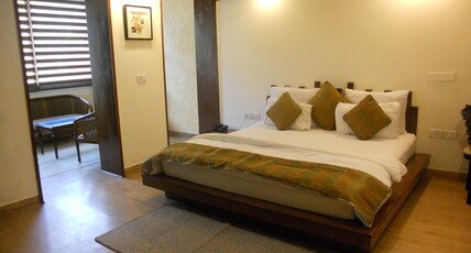 Hotel Aroma Classic Room Type - Royal Room