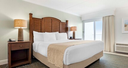 Best Western on The Beach Room Type - 1 King Bed, Non-Smoking, Ocean Front, Microwave And Refrigerator Best Western on The Beach Room Type - 1 King Bed, Non-Smoking, Ocean Front, Microwave And Refrigerator
