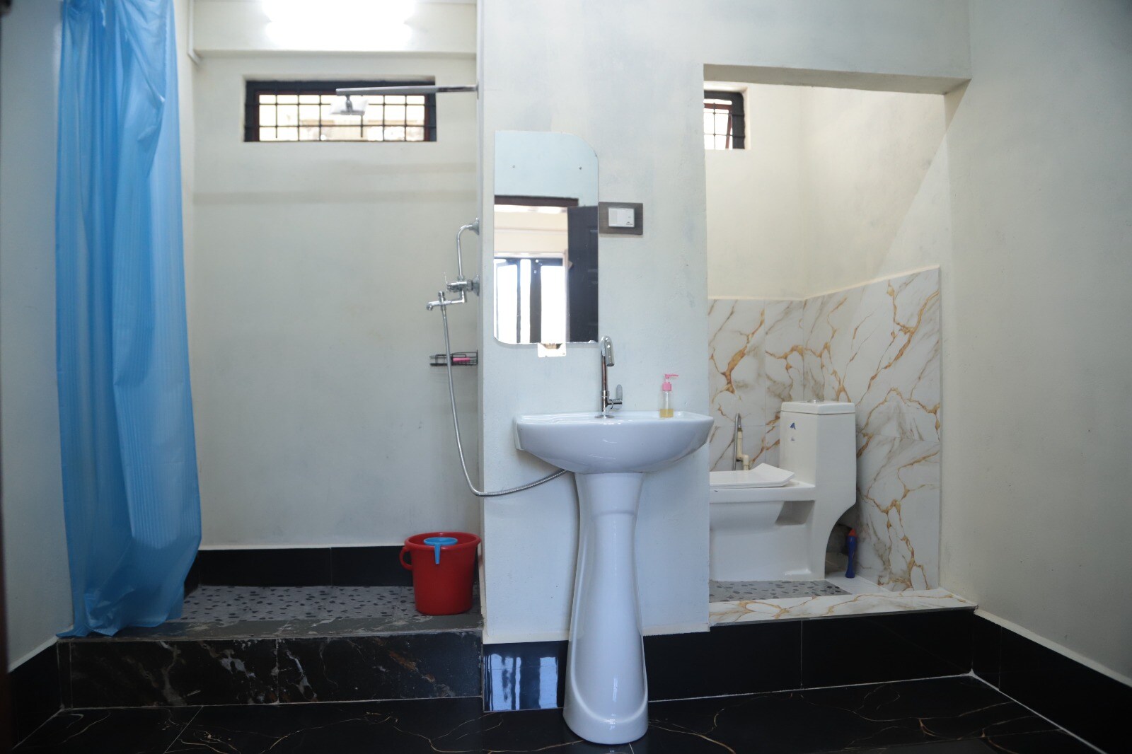 Platinum Stay Homestay - Tap to explore photos