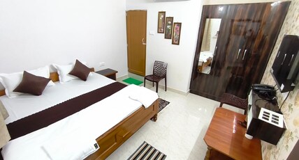 VISTA STAY Room Type - Deluxe Room with Air Conditioning
