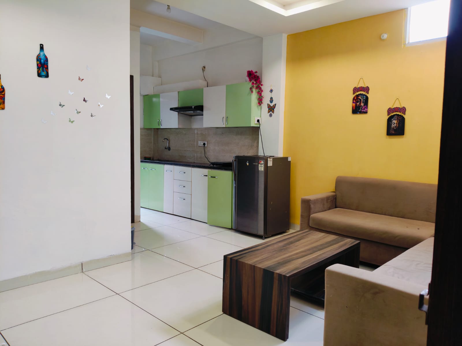 Fully Private 1BHK Couple Friendly Serene Green - Tap to explore photos
