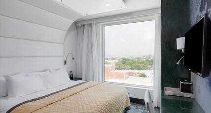 Wyndham Garden Brooklyn Sunset Park Room Type - Deluxe 1 King Non Smoking