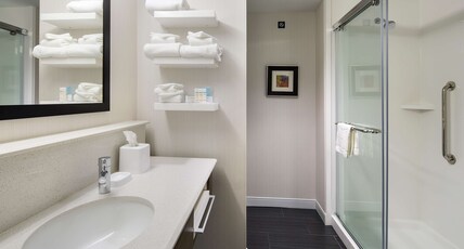 Hampton Inn & Suites by Hilton Page - Lake Powell Room Type - 1 KNG HEARING ACC NOSMOK