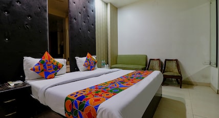 FabHotel Yug Villa Room Type - Deluxe Room FabHotel Yug Villa Room Type - Deluxe Room