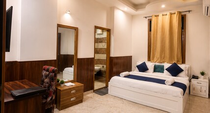 The Grand Palace Room Type - Deluxe Room with Balcony The Grand Palace Room Type - Deluxe Room with Balcony