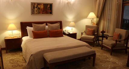 Jaypee Residency Manor Room Type - Executive Suite With Jacuzzi (Residency Tower)