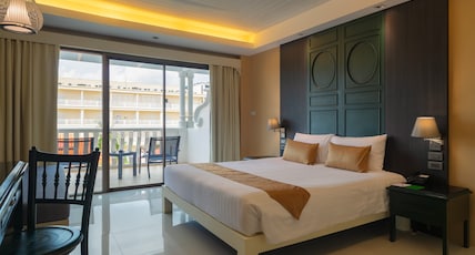 The Old Phuket - Karon Beach Resort Room Type - Deluxe sino wing Room The Old Phuket - Karon Beach Resort Room Type - Deluxe sino wing Room