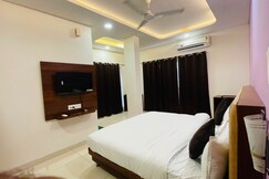 HOTEL RM INN & RESTAURANT