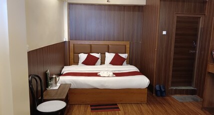 Hotel Manakamna Residency Room Type - Family View-Room(with Balcony)