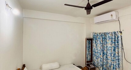 Ganesh Homestay Room Type - SUER DELUX ROOM 