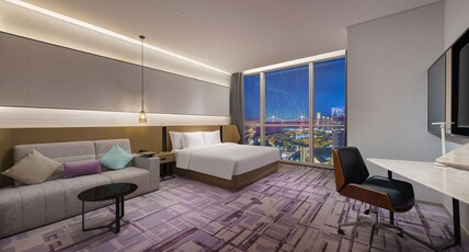 Crowne Plaza DALIAN XINGHAI Room Type - 1 King Standard Ocean View Lounge Access