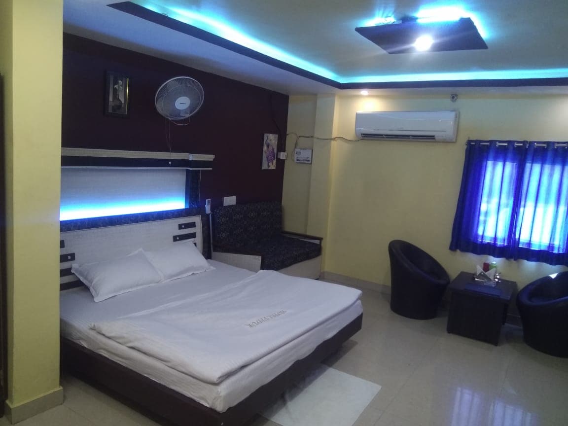 Hotel Vidur Pukhrayan - Tap to explore photos