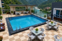 Foxoso Heights, Tapovan