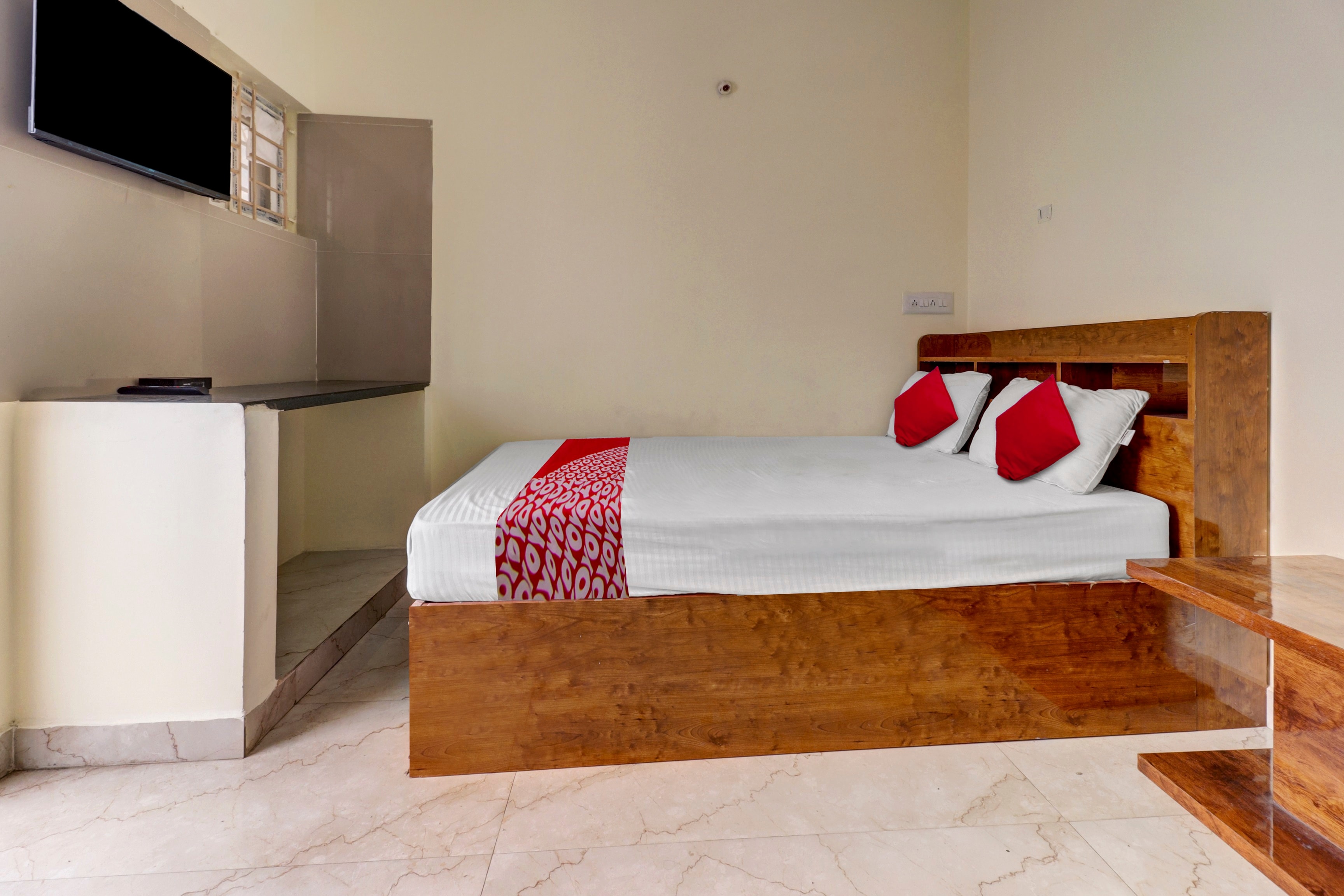 Hotel O PREETHI BOARDING & LODGING - Tap to explore photos