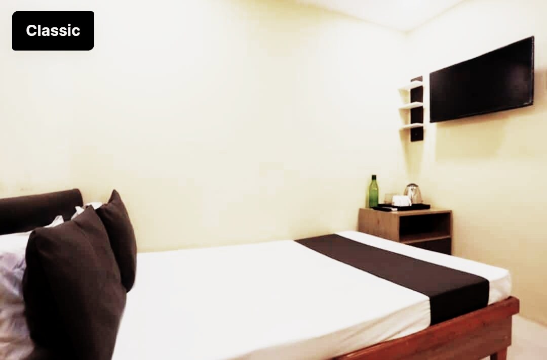 hotel Ibis Rooms & PG - Tap to explore photos