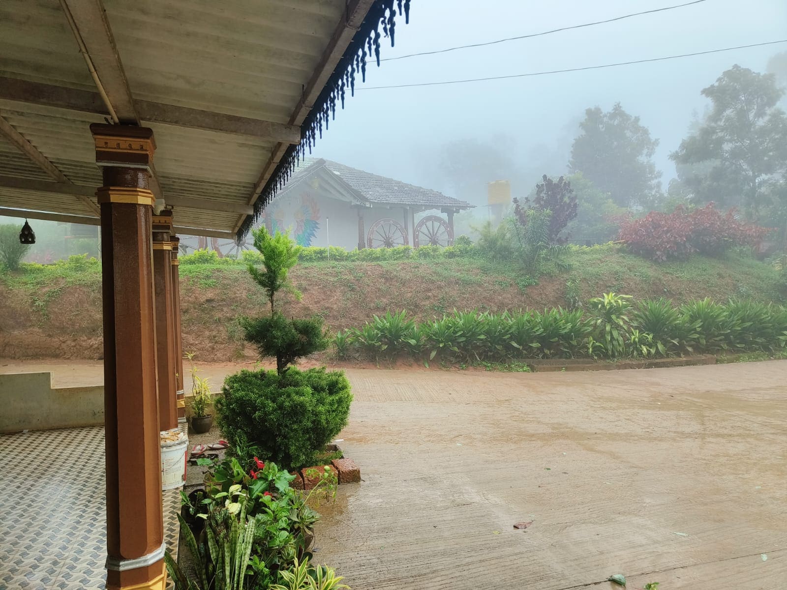 BISILE HOMESTAY - Tap to explore photos