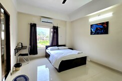 Hotel Alpine inn (Near Metro and Healthcity Hospital).