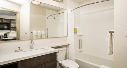 Candlewood Suites Ft Walton Bch - Hurlburt Area Room Type - 1 Queen Studio Suite Kitchen