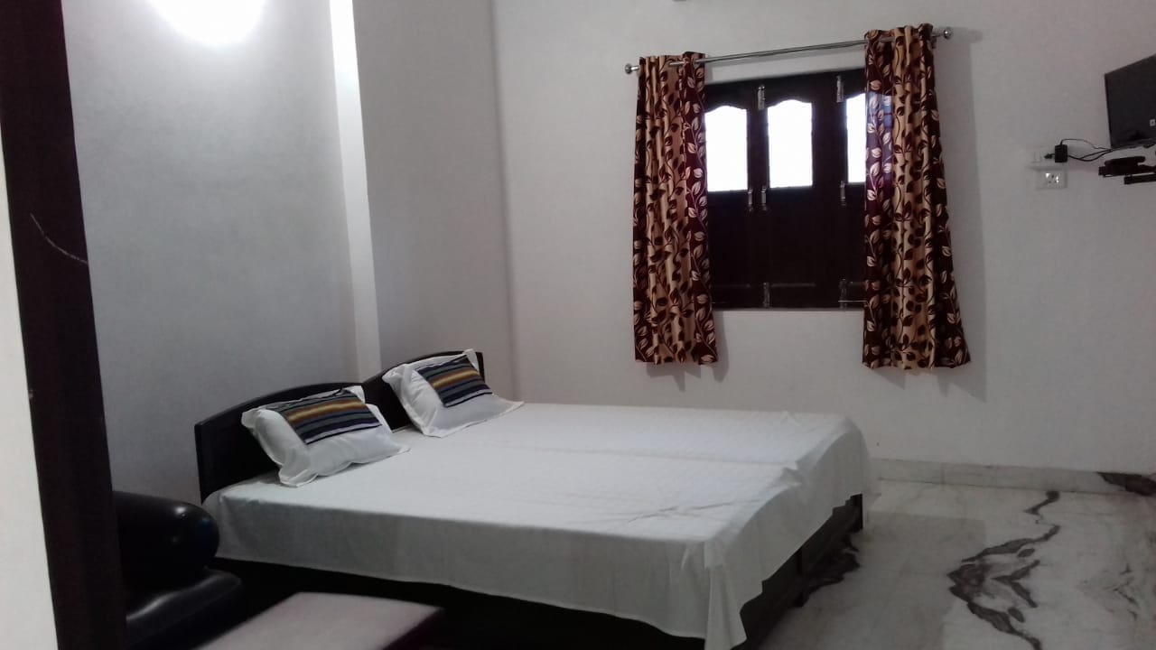 Vinayak Guesthouse - Tap to explore photos