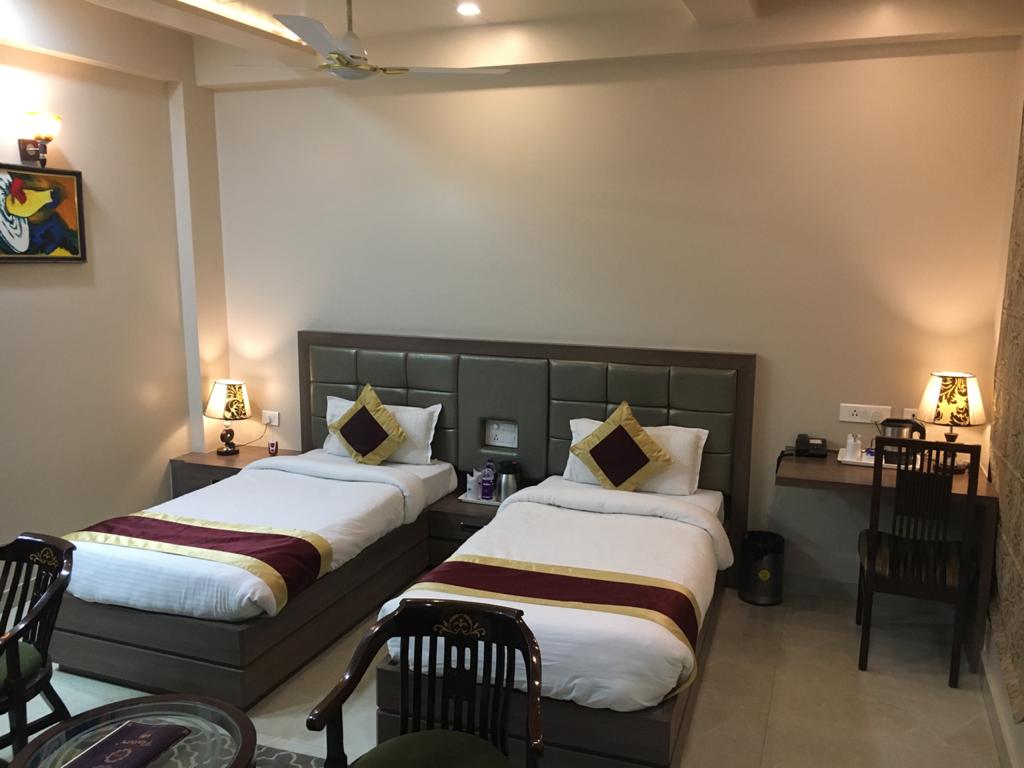 Hotel Ozas Grand - INFRONT OF BHU TRAUMA CENTER - Tap to explore photos