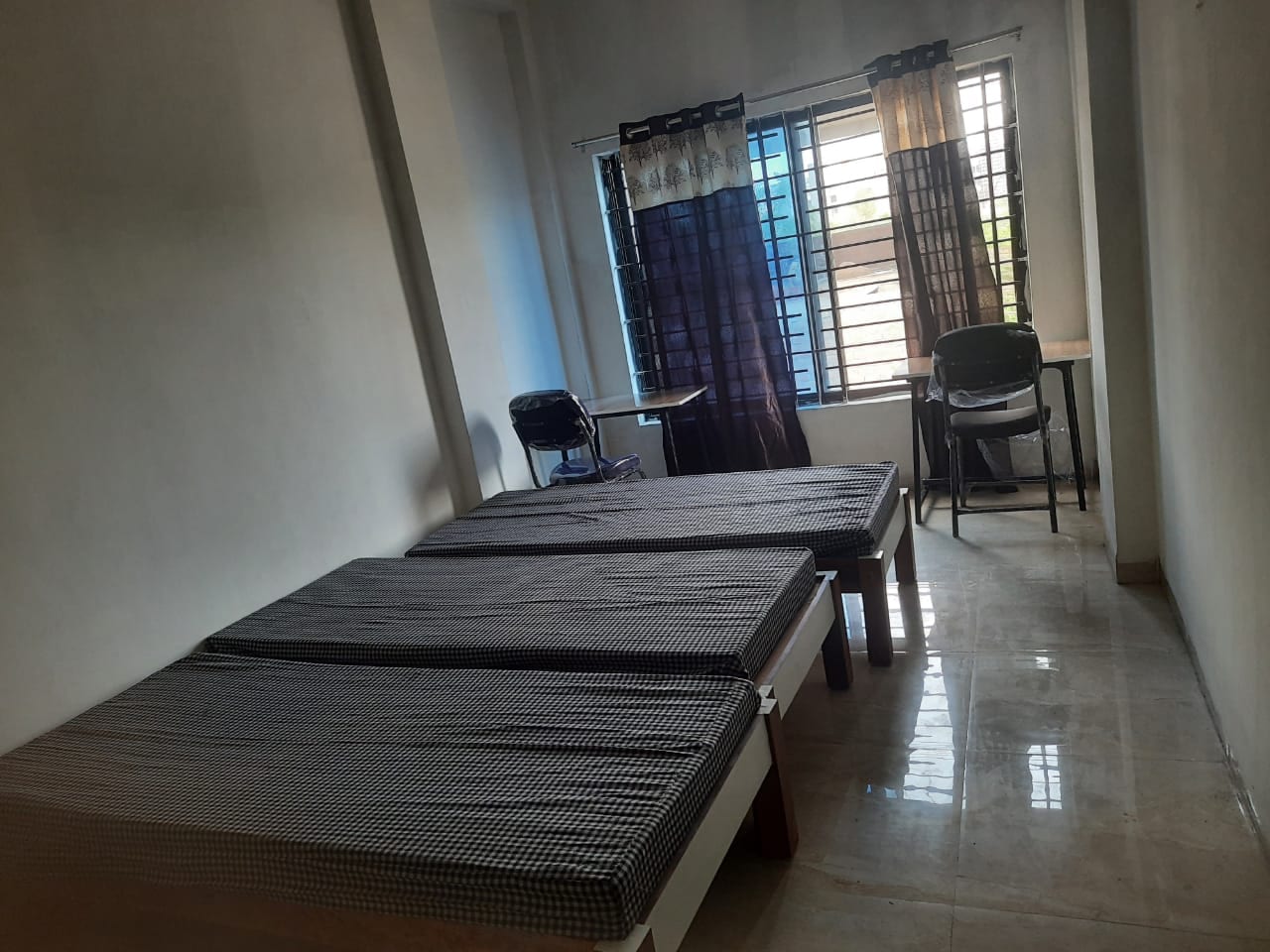 P G Rooms And Dormatory - Tap to explore photos