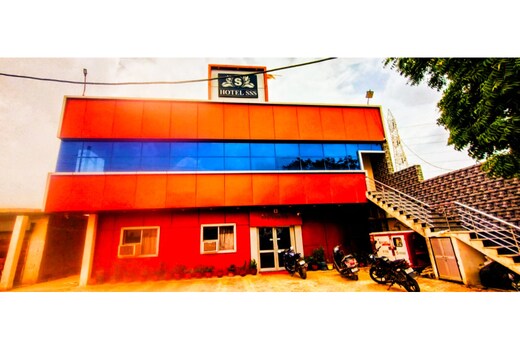 Hotel Satyam Shivam Sundaram Obra