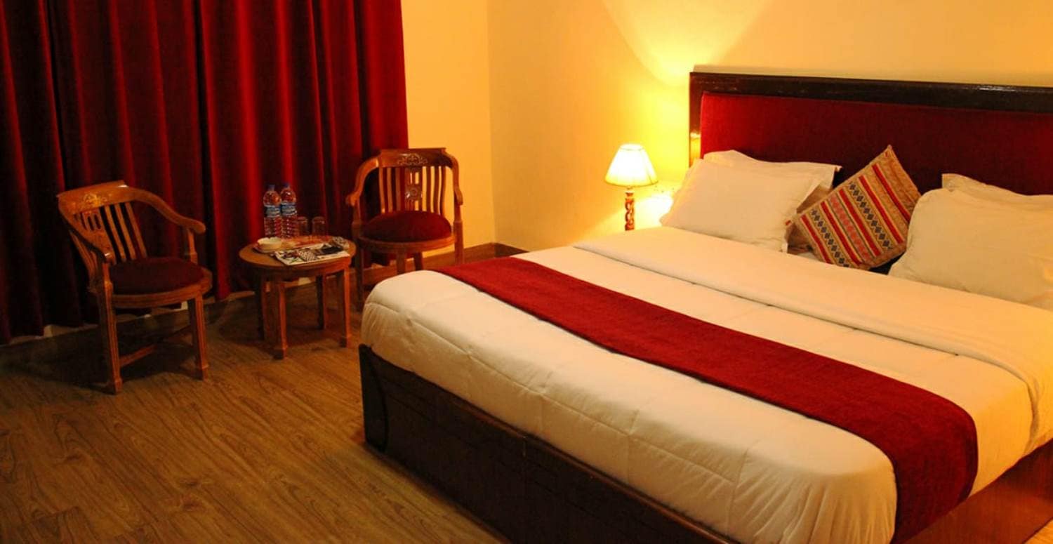 Hotel Hill Town - Tap to explore photos