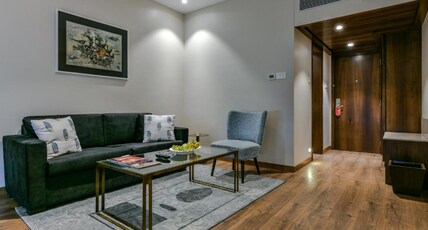Sun-N-Sand Room Type - Deluxe Suite