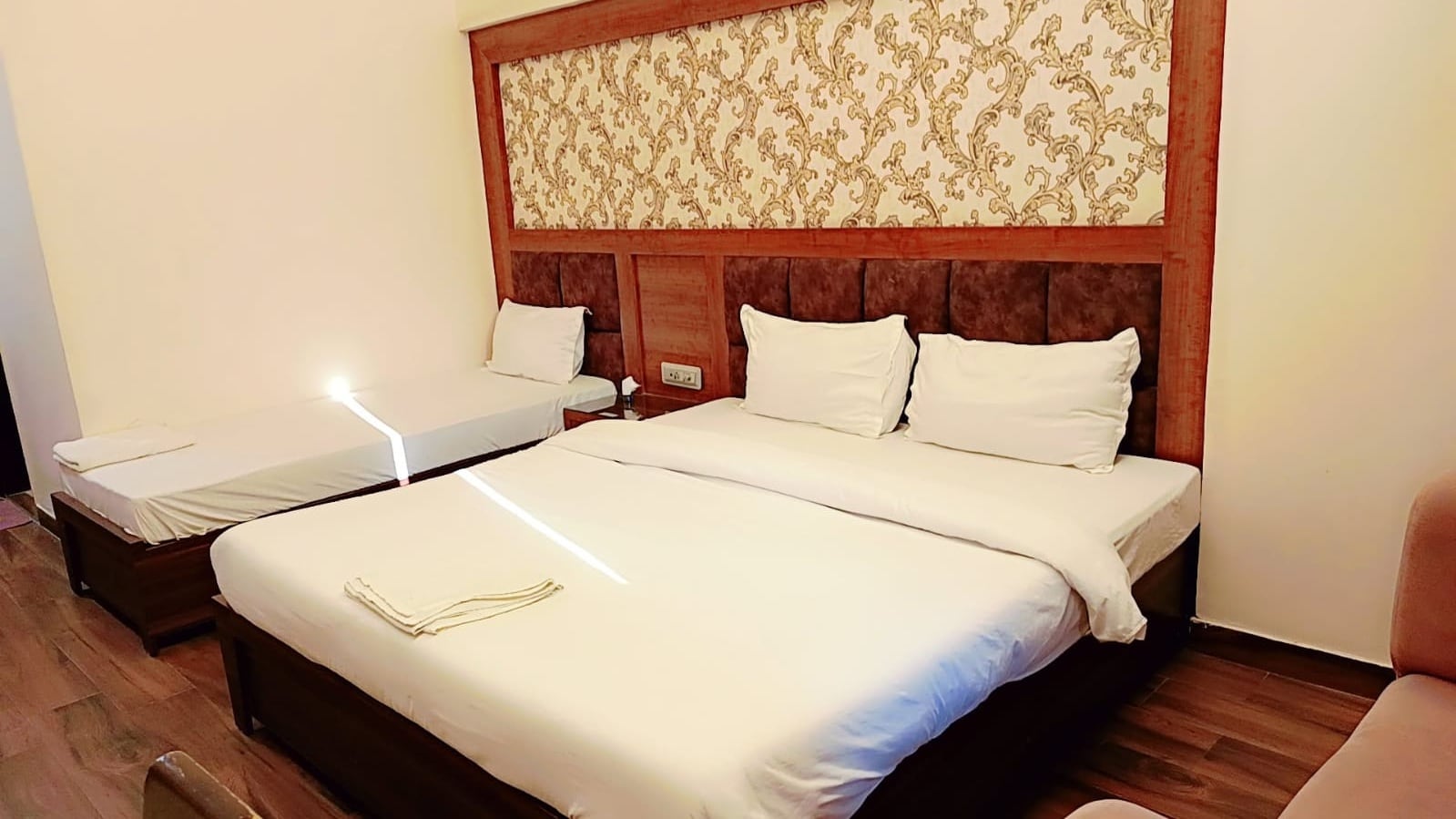 Shimla Resort Lucknow - Tap to explore photos