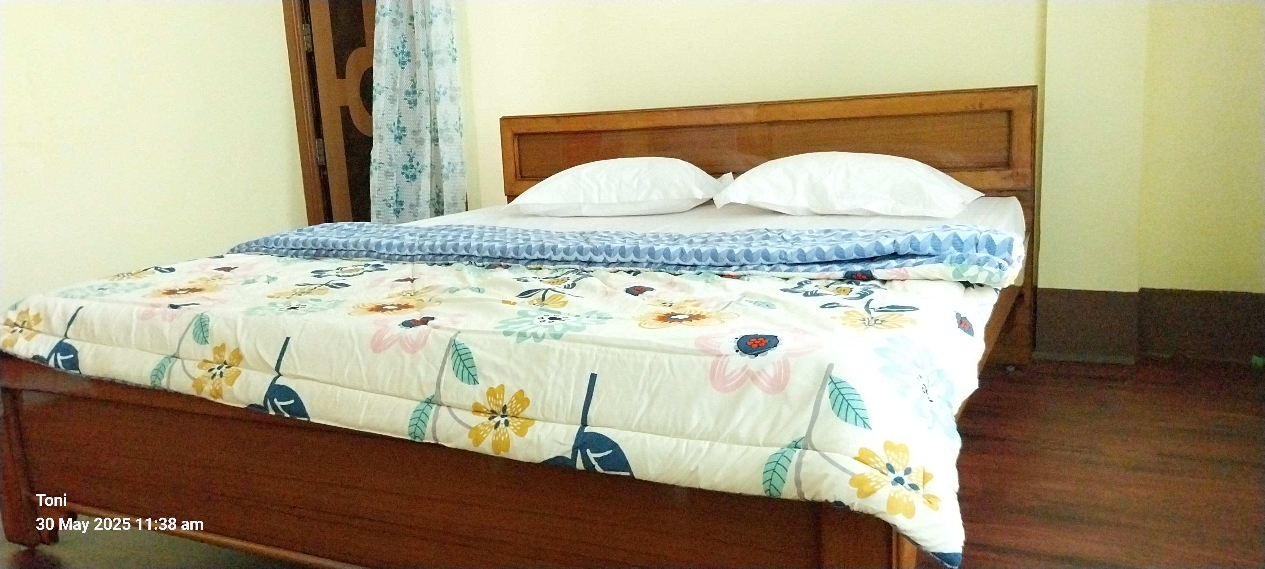 SARTHAKs Homestay - Tap to explore photos