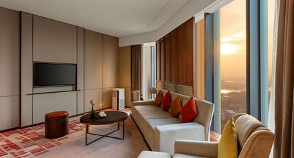 Pullman Huizhou Kaisa Room Type - Superior Suite, Lounge Access, King-size bed, high up for river view