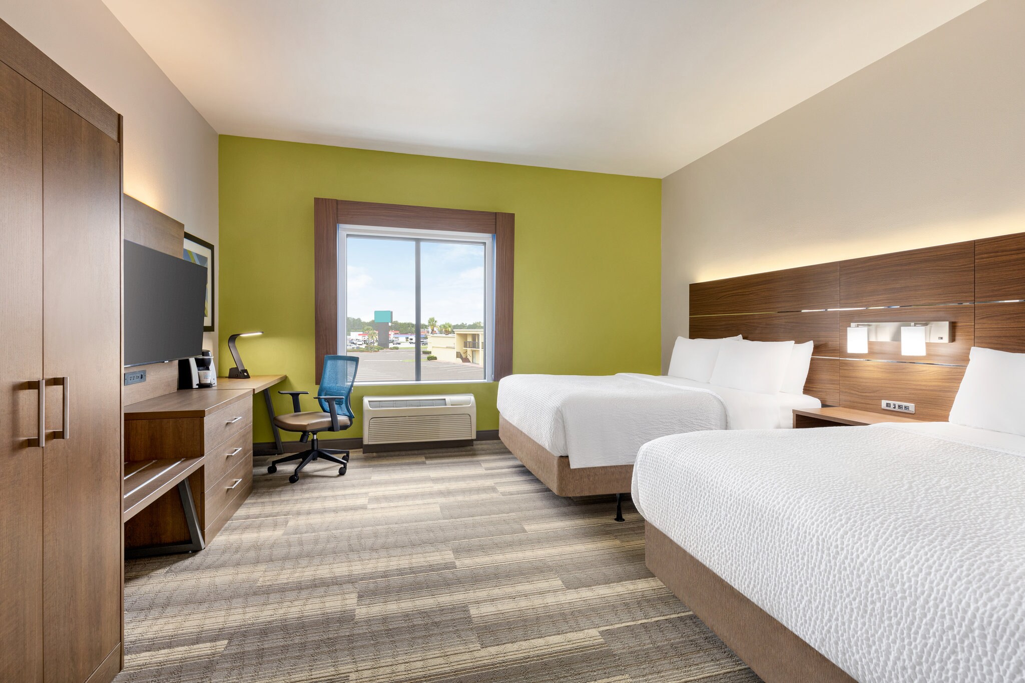 Holiday Inn Express & Suites WAYCROSS - Tap to explore photos