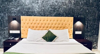 HOTEL GREEN LIFE Room Type - Classic (2X) AC King Size